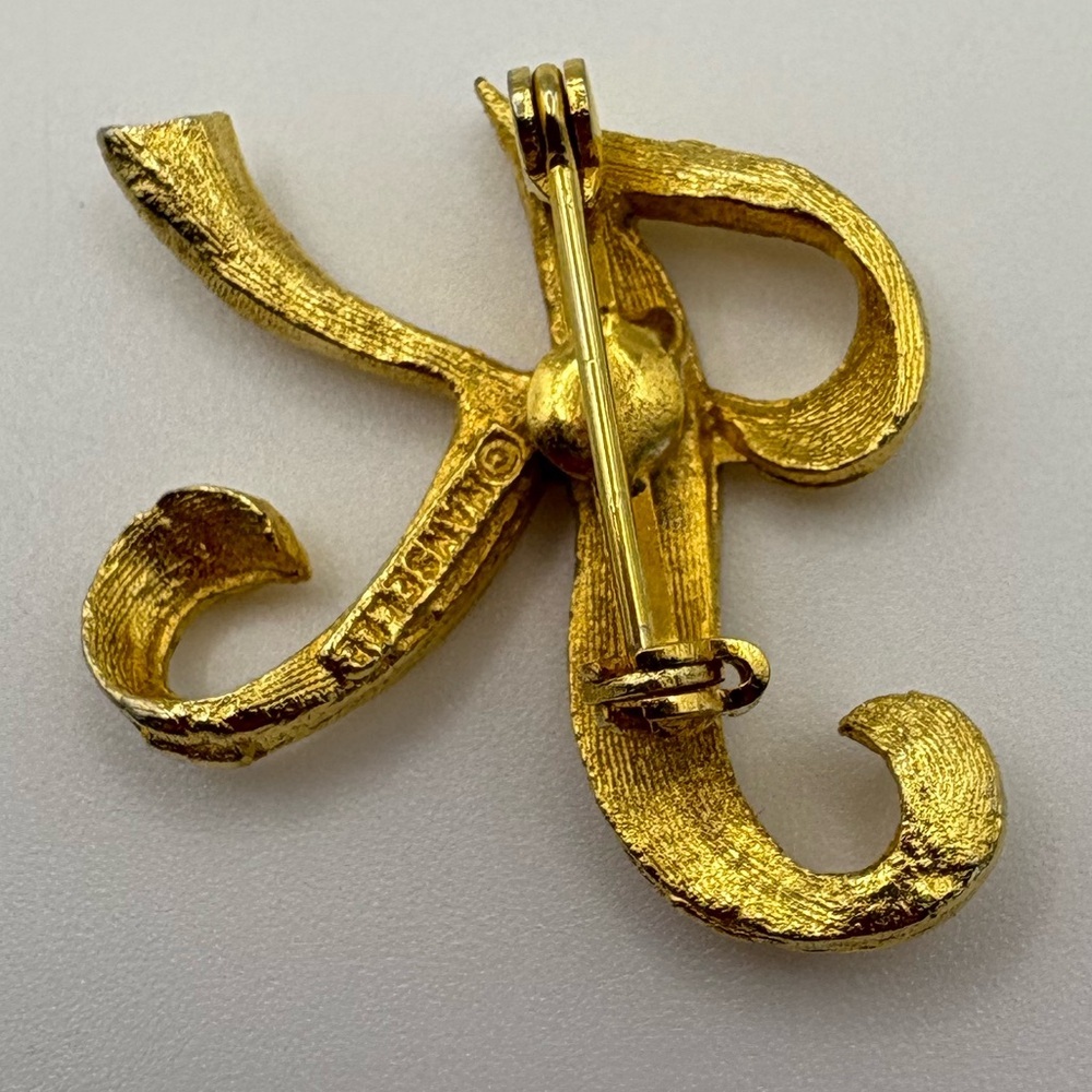 Mamselle Gold Initial K Brooch - Picture 2 of 3